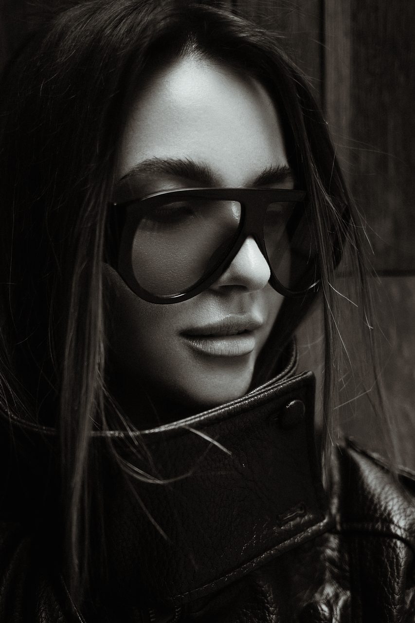 Black-and-white beauty portrait by a Budapest photographer