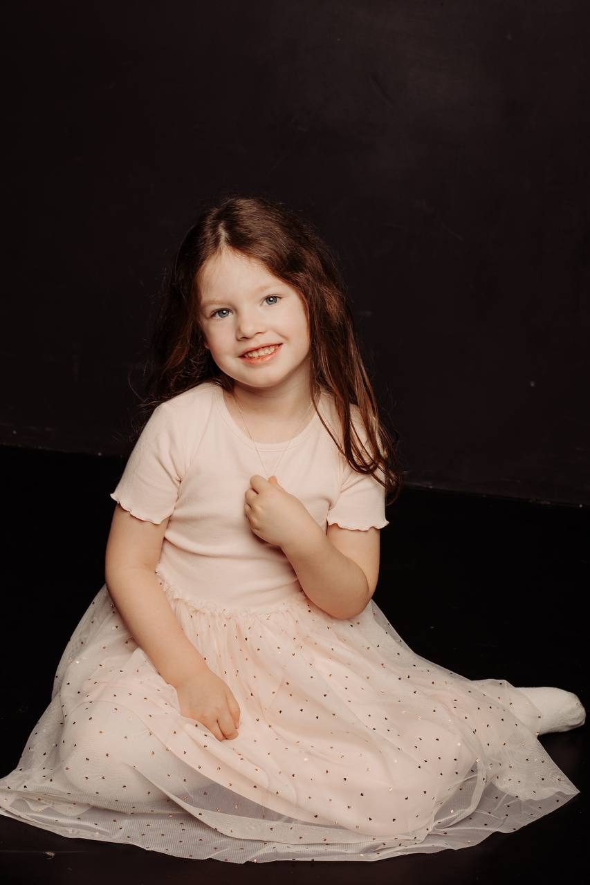 Children studio session — little girl in a pink tulle dress, Budapest